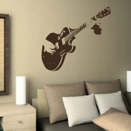 גיטרה מנגנת